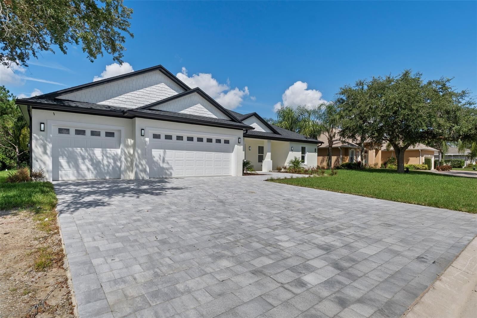 Property Photo: 4030 Palma Ceia Circle FL 33884