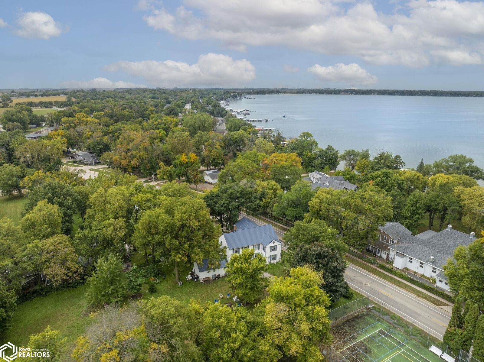 Property Photo:  1100 S Shore Drive  IA 50428 