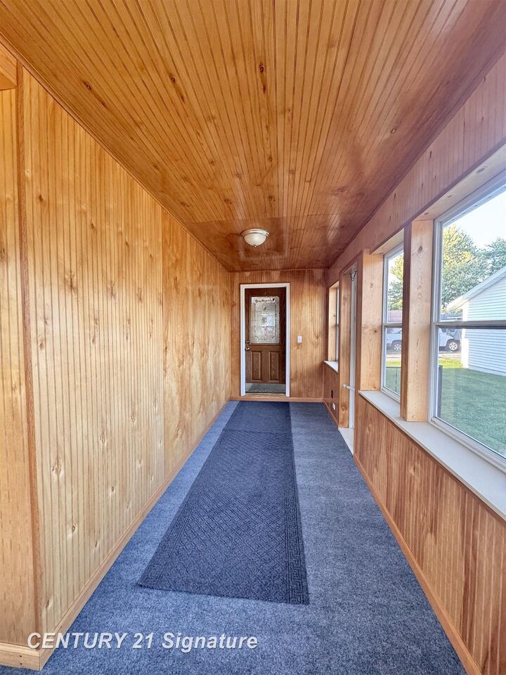 Property Photo: 118 W Capital Street MI 48604