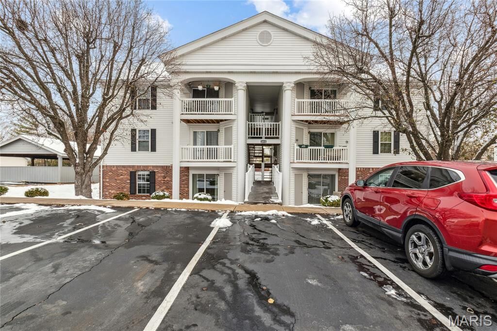 Property Photo:  16518 Victoria Crossing Drive B  MO 63040 