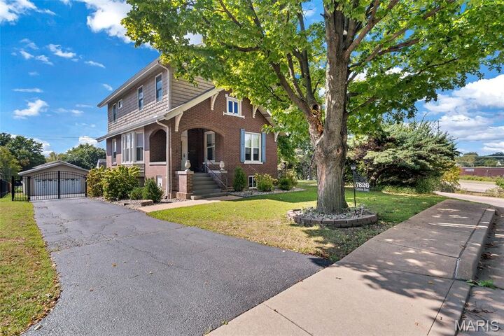 7826 Grove Avenue  St Louis MO 63119 photo
