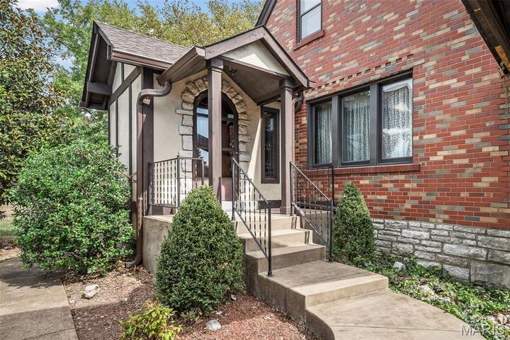 Property Photo: 10000 Hilltop Drive MO 63128