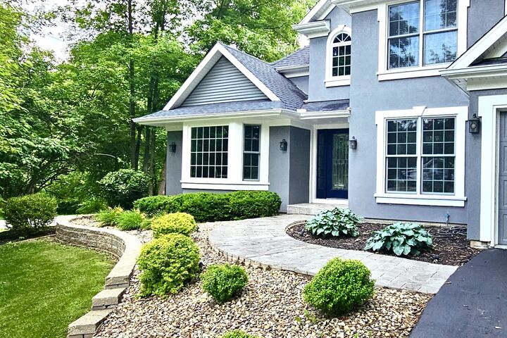 Property Photo:  1502 Sweetbriar Drive  IL 61701 