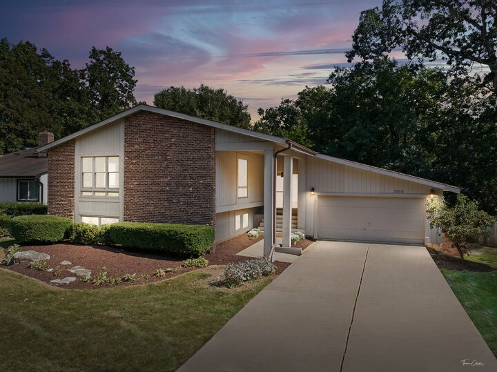 Property Photo:  1856 Carriage Hill Road  IL 60532 