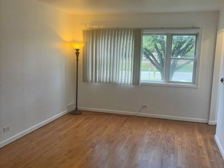 Property Photo:  9119 Southview Avenue  IL 60513 