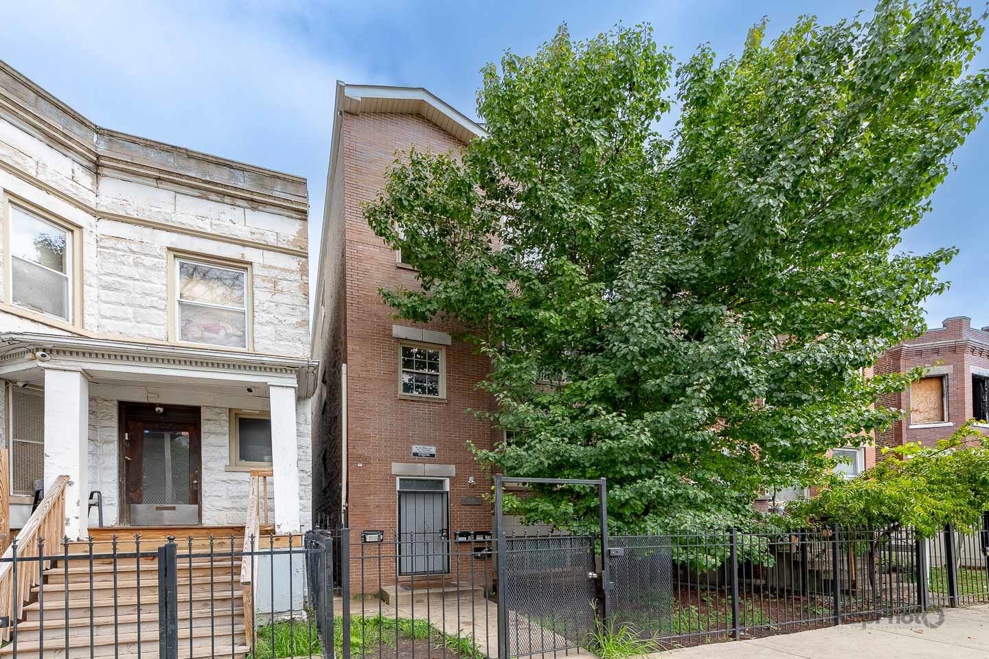 Property Photo:  4024 W Wilcox Street  IL 60624