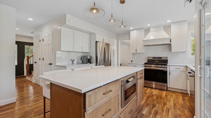 Property Photo: 1810 Hawk Lane IL 60007