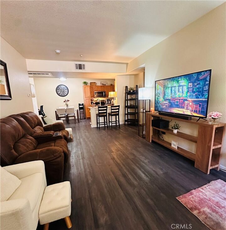 Property Photo:  41410 Juniper Street 1121  CA 92562 