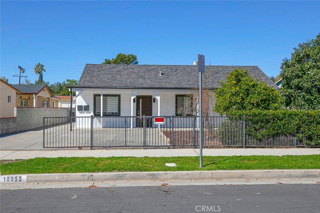 Property Photo:  10955 Burnet Avenue  CA 91345 
