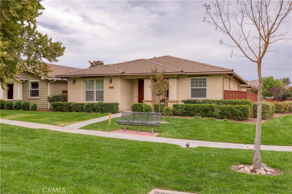 Property Photo:  2561 Pasadena Lane  CA 93446 