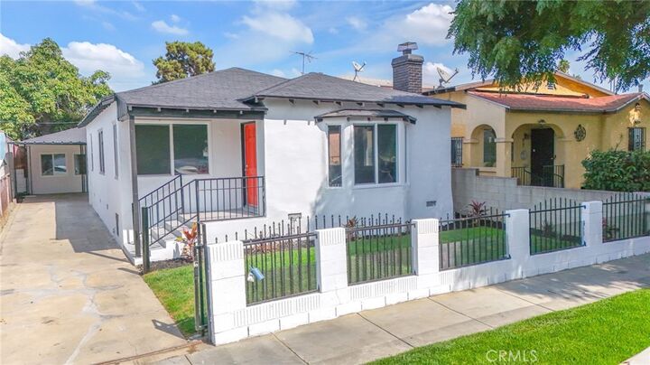 Property Photo:  423 E 84th Street  CA 90003 