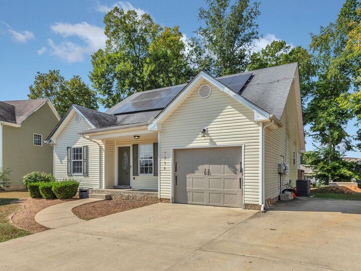 Property Photo: 1358 Francesca Dr TN 37042