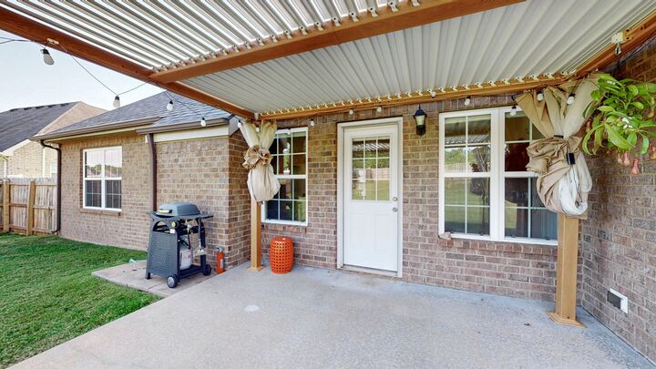 Property Photo:  2330 Auldridge Dr  TN 37037 