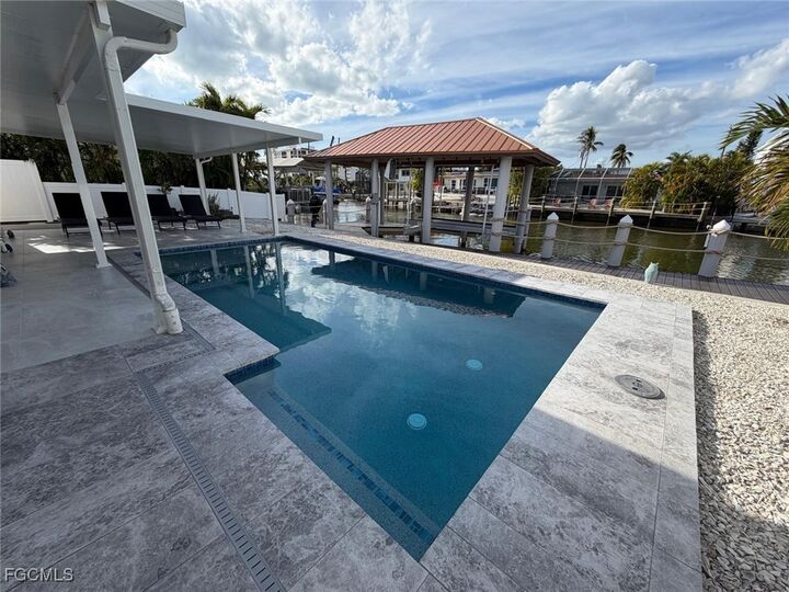 Property Photo: 107 Albatross Street FL 33931