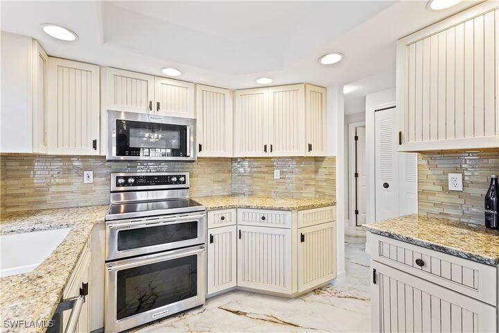 Property Photo:  13601 Worthington Way 1206  FL 34135 