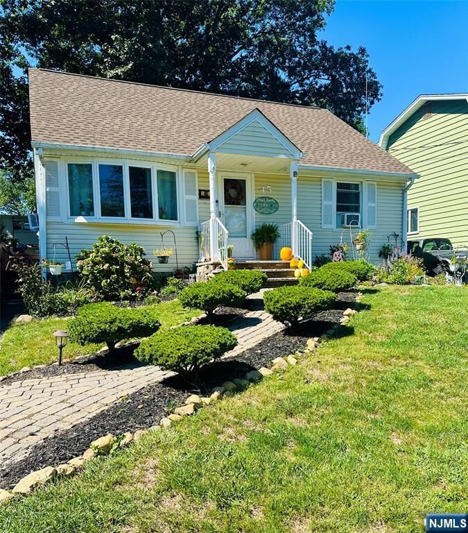 Property Photo:  45 Maplewood Avenue  NJ 07470 