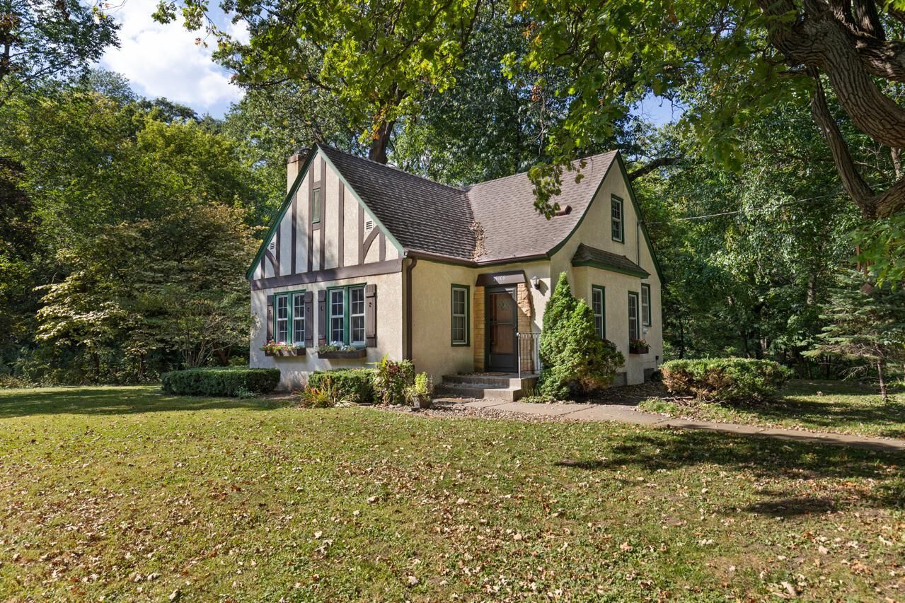 Property Photo:  15108 Excelsior Boulevard  MN 55345 