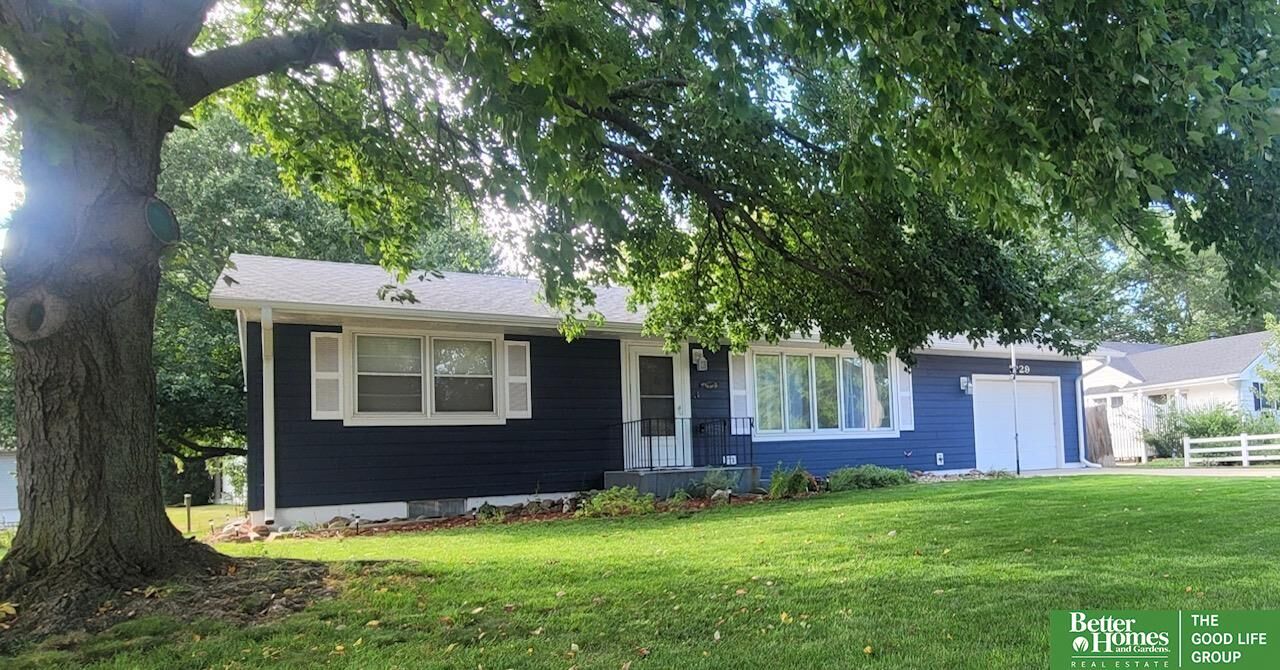Property Photo:  1229 N Delaware Avenue  NE 68467 