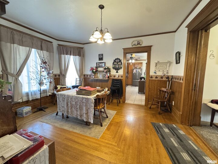Property Photo:  337 W Chestnut Street  IL 61467 