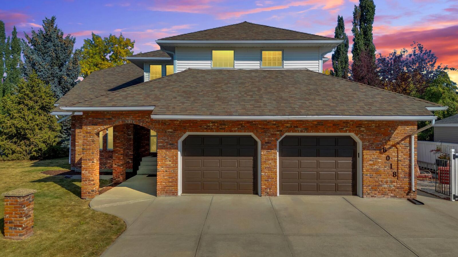 Property Photo:  6018 58 Street  AB T4H 1K3 