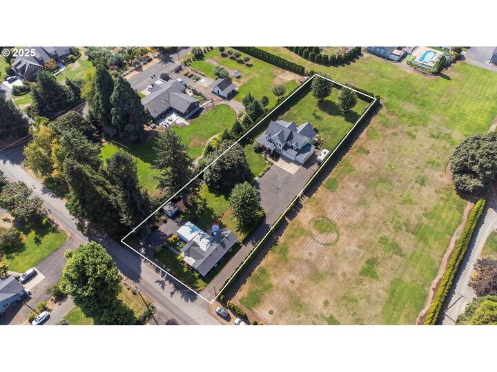 Property Photo:  2011 River Loop 1  OR 97404 