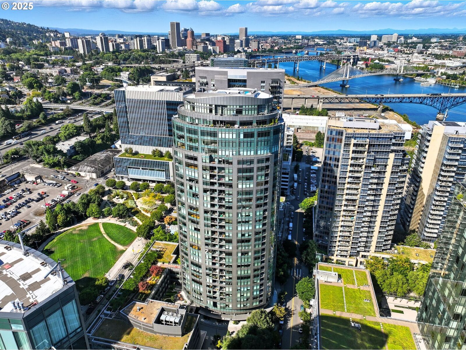 Property Photo:  3601 S River Pkwy 2110  OR 97239 