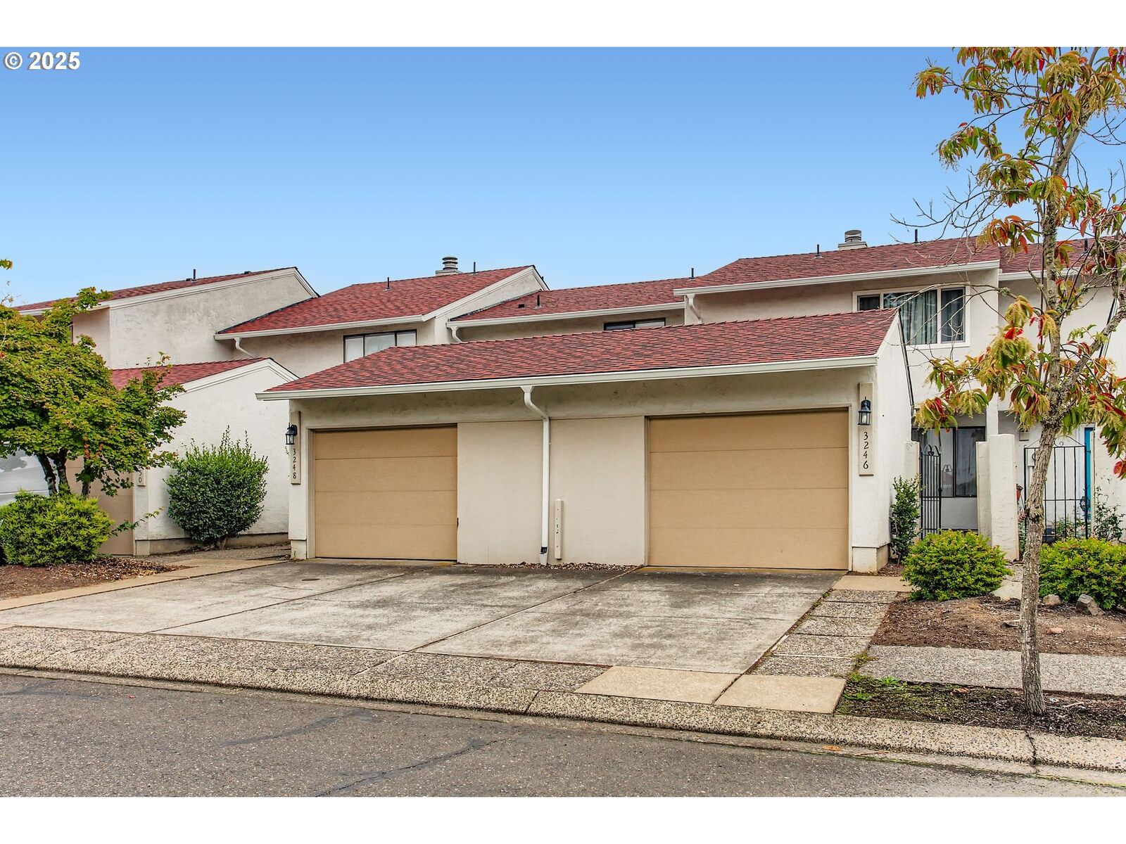 Property Photo:  3248 NE 29th St  OR 97030 