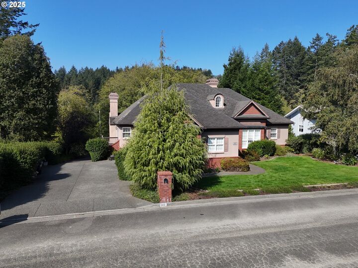 Property Photo:  980 Brooke Ln  OR 97415 