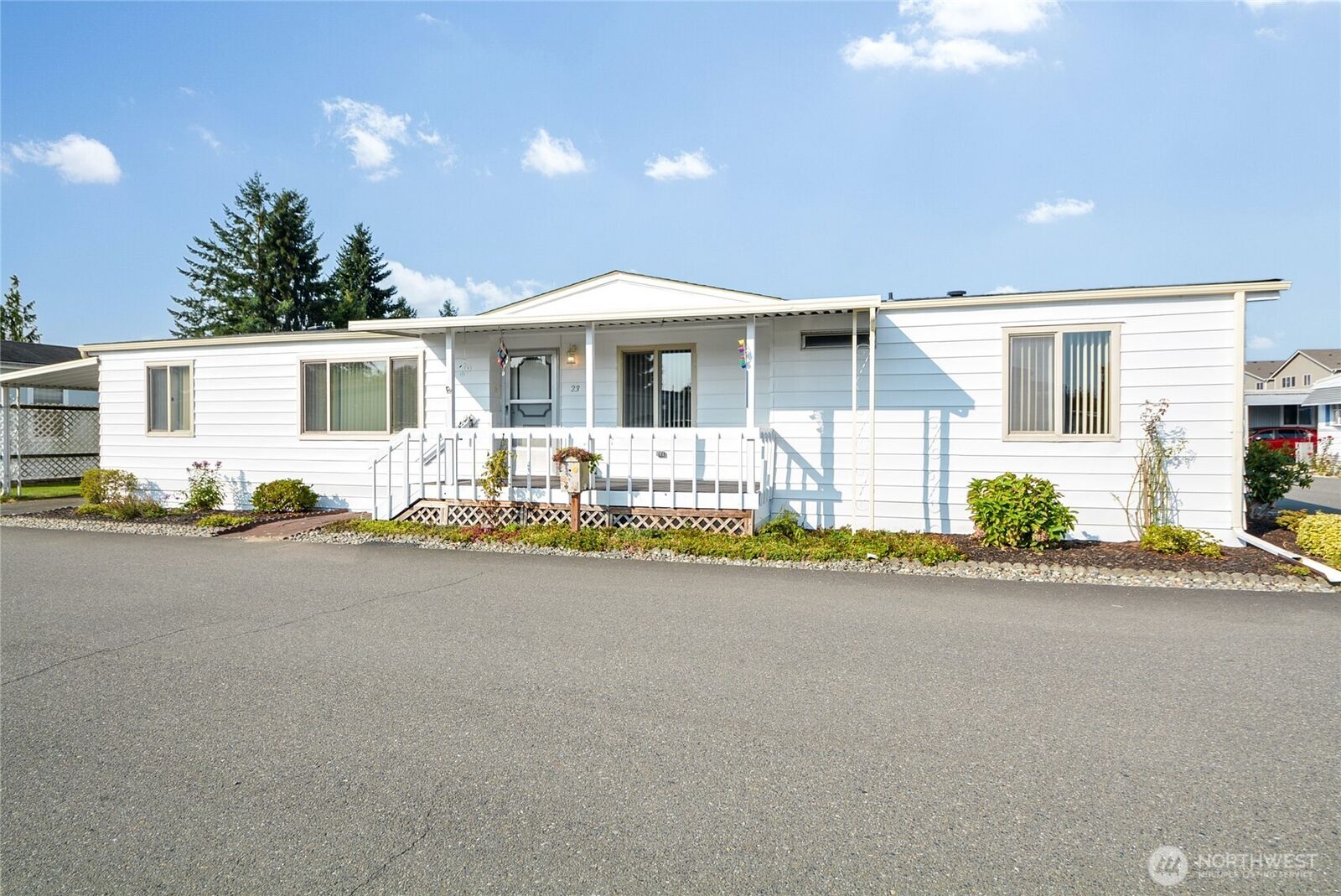 Property Photo:  16600  25th Avenue NE 23  WA 98271 