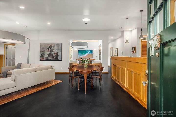 Property Photo: 707 Decker Avenue WA 98260