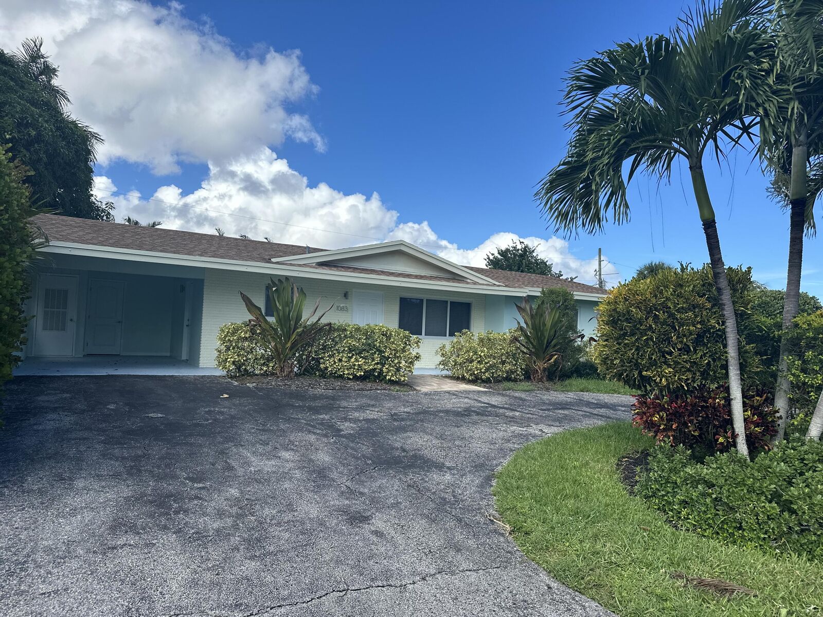 Property Photo:  1083 SW 25th Place  FL 33426 