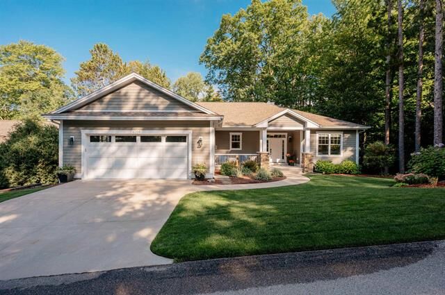 6359 Cedarmere  Traverse City MI 49686 photo
