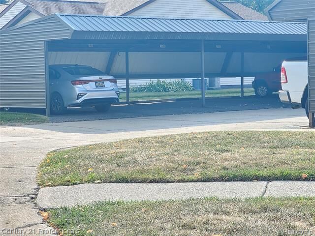 Property Photo: 40526 Newport Drive MI 48170