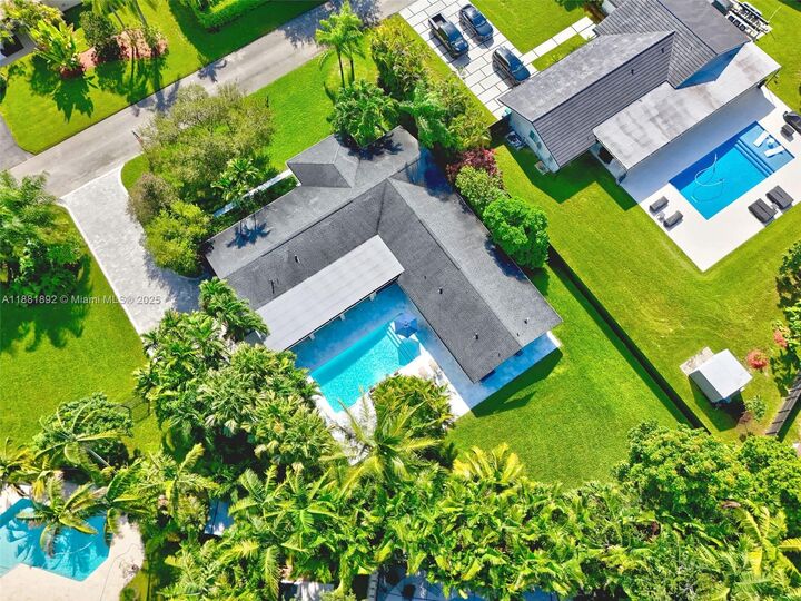 Property Photo:  12620 SW 113th Ct  FL 33176 