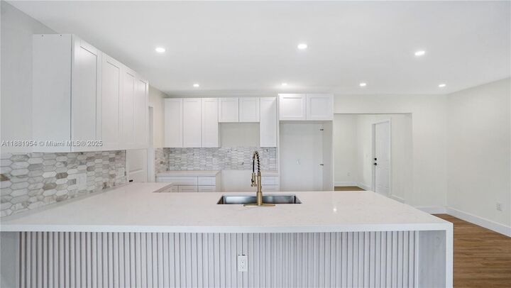 Property Photo:  9161 NW 26th St  FL 33322 