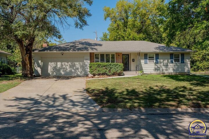 1512 SW 29th Ter  Topeka KS 66611 photo