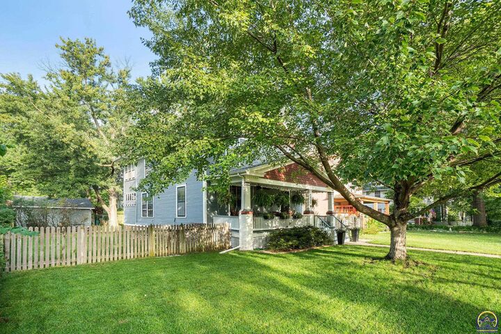 Property Photo: 1327 SW College Ave KS 66604