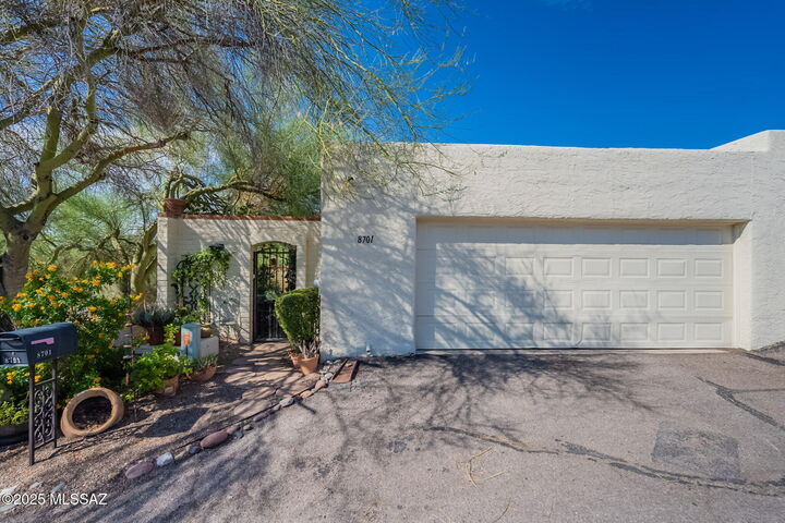 8701 E Terrace Place  Tucson AZ 85710 photo
