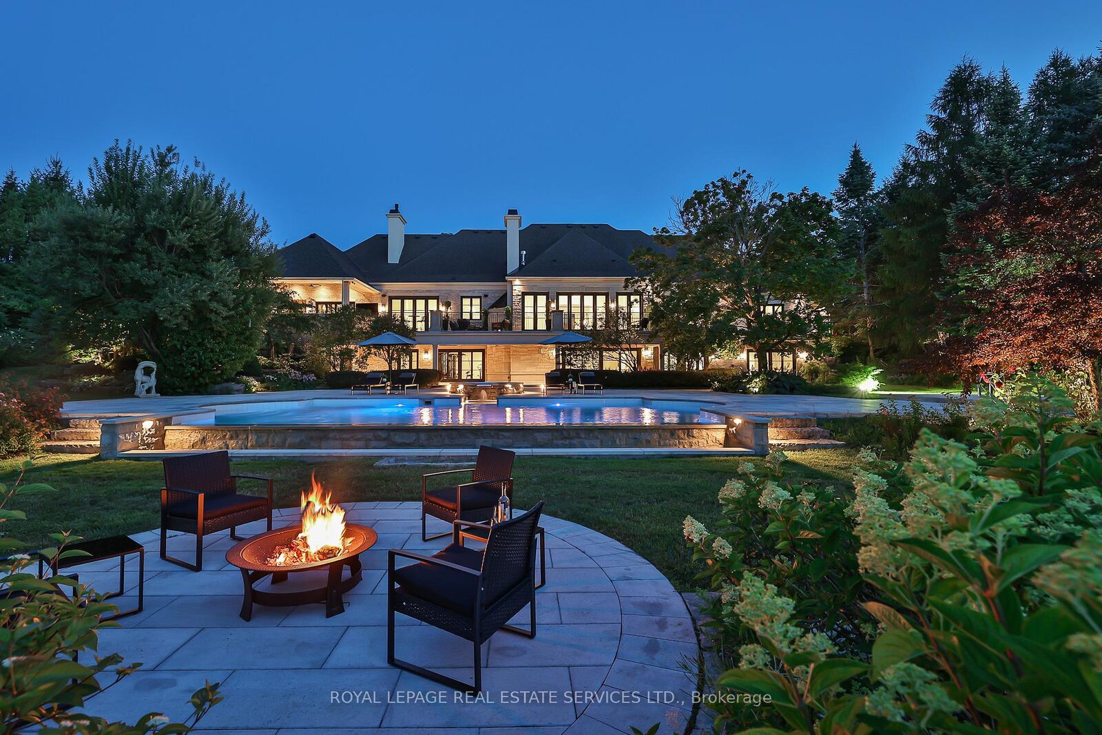 Photo de la propriété: 16 Eversley Hall N/A ON L7B 1L8