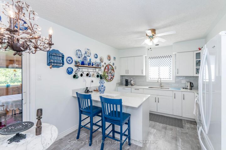 Property Photo:  17 Charles Street  ON L9M 2G6 