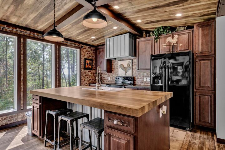Property Photo: 3193 Holly Grove Rd AL 35501