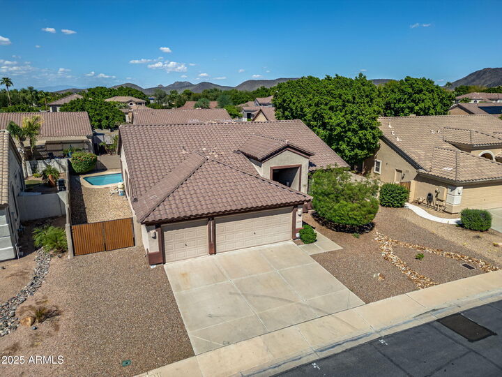 Property Photo:  6052 W Kristal Way  AZ 85308 