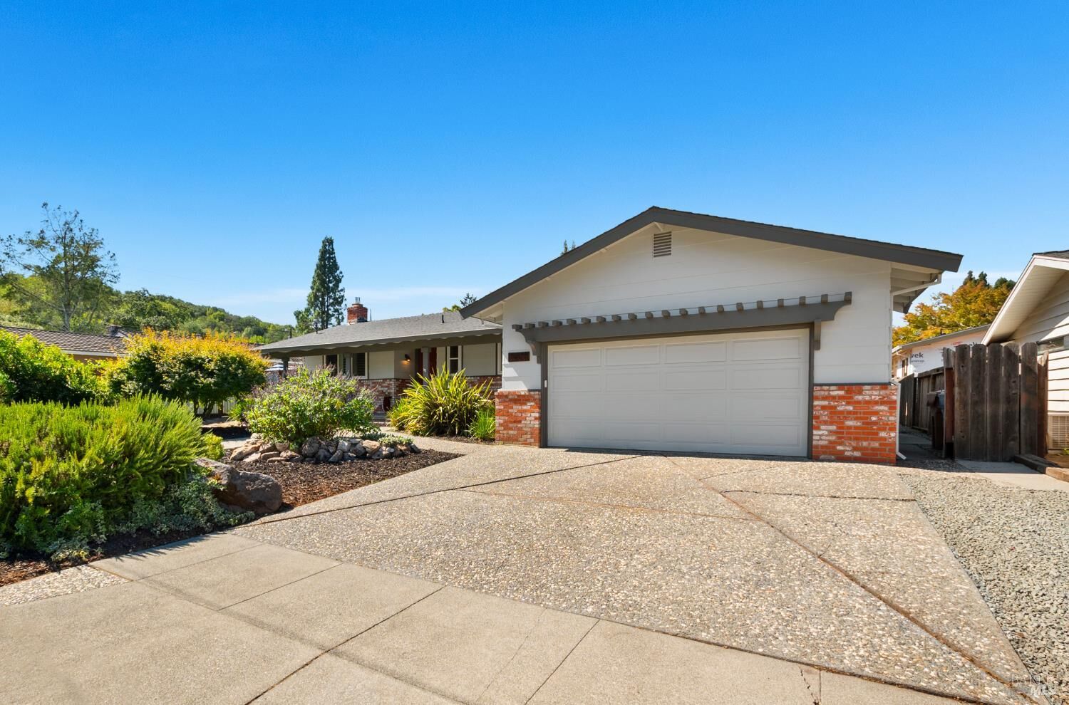 Property Photo:  1005 Larkin Way  CA 94558