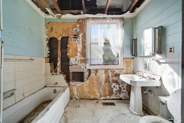 Property Photo:  226 Bayview Street  CA 94901 