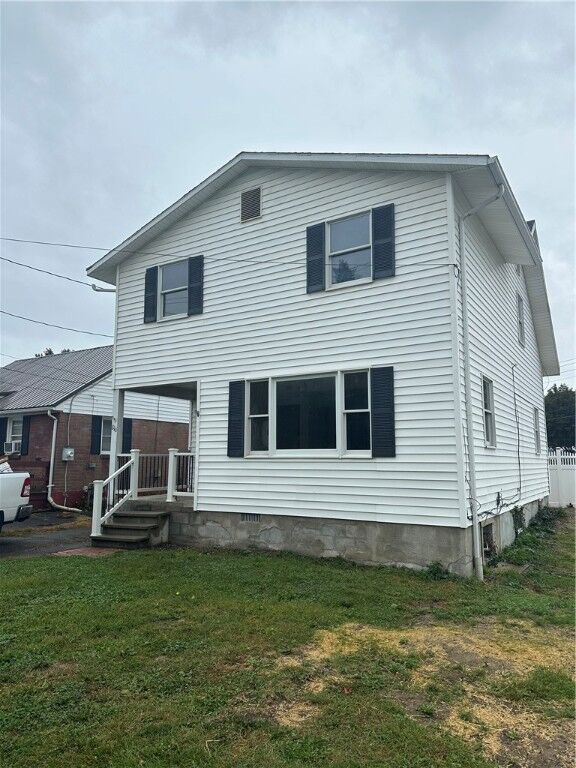 Property Photo:  810 Sycamore Street  NY 14904 
