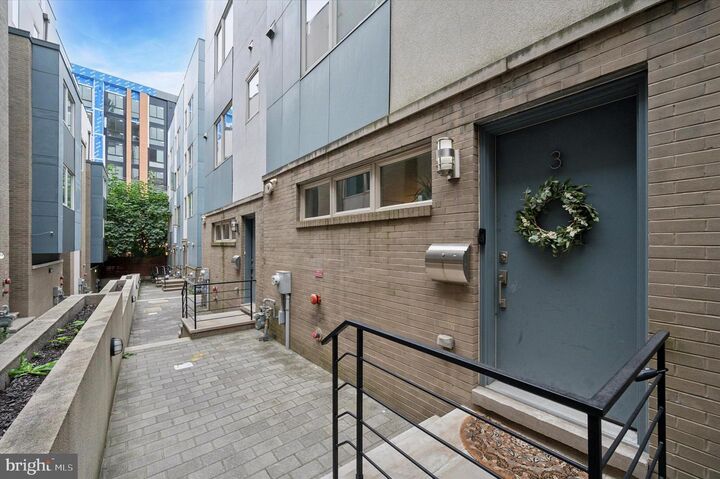 Property Photo:  927 N Front Street 3  PA 19123 
