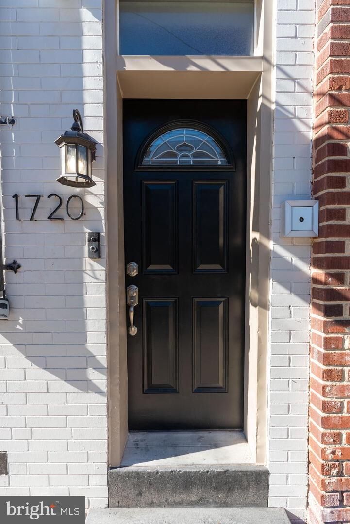 Property Photo: 1720 S 4th Street 3rd Floor PA 19148
