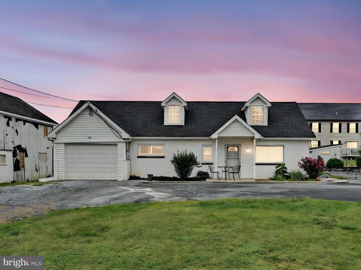 Property Photo: 6 N Kinzer Road PA 17535