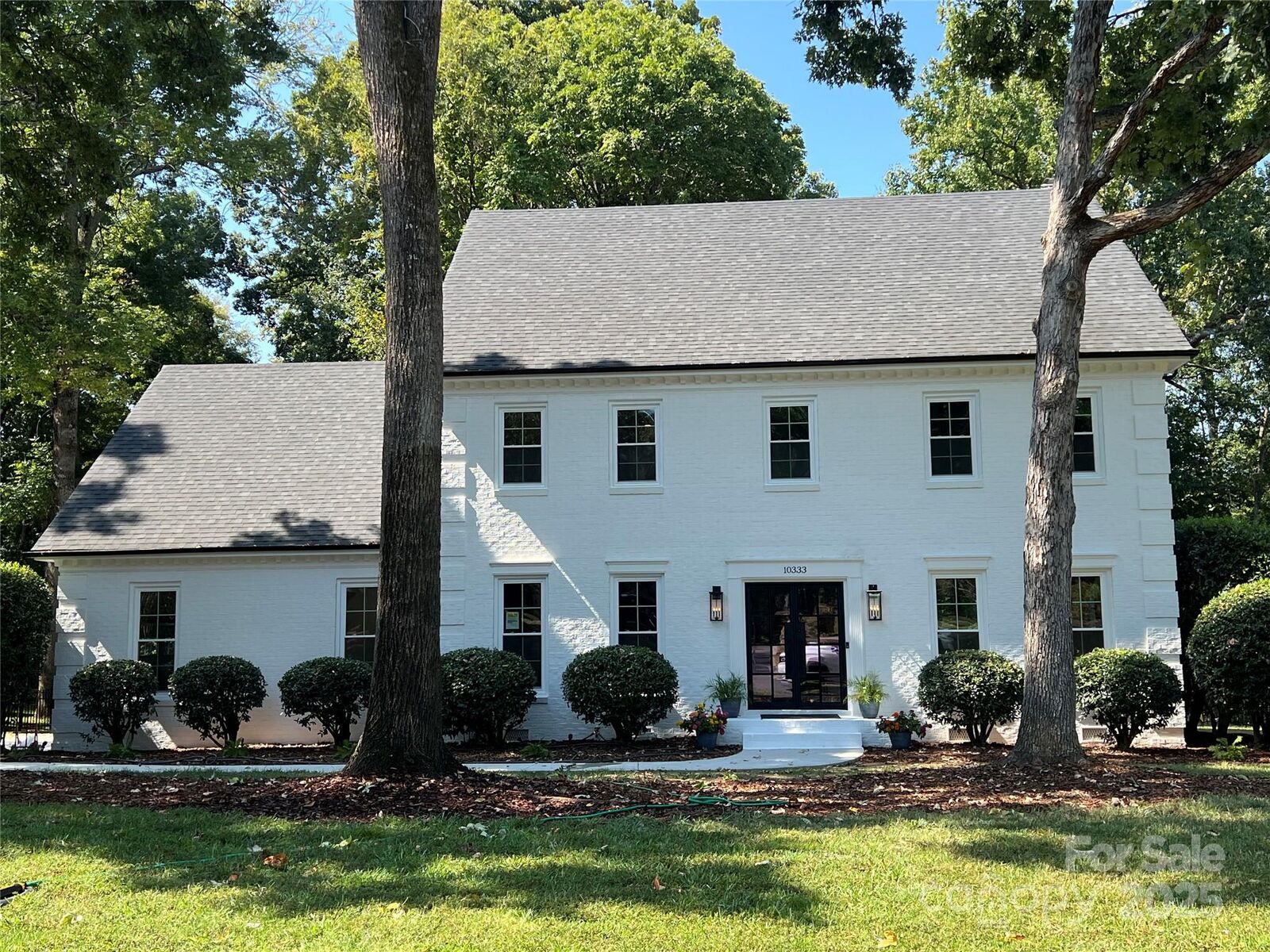 Property Photo:  10333 Foxhall Drive  NC 28210 
