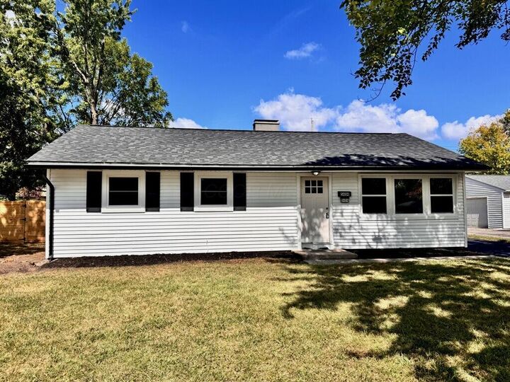 Property Photo:  5404 Crescent Drive  OH 43026 